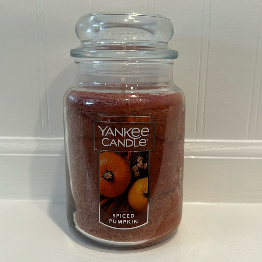 Yankee Candle ‘Spiced Pumpkin’ 🎃 candle 🕯️
